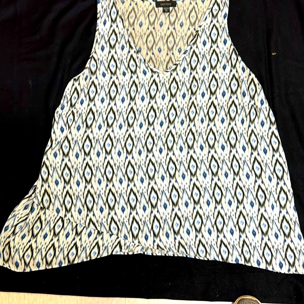 Plus size Karen Kane top
